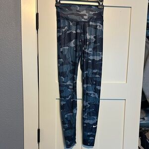 Nike Camouflage Leggings in Blue and Gray
